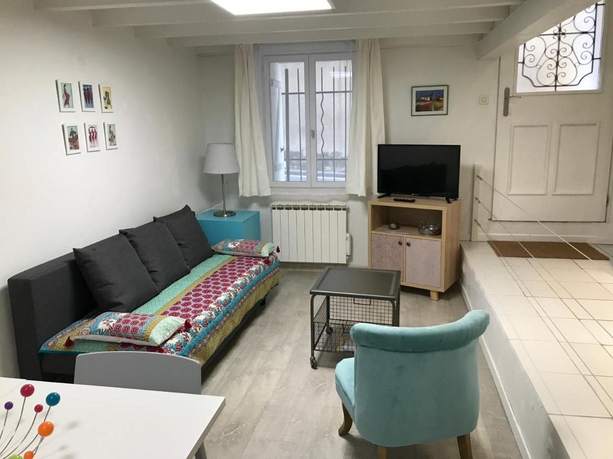 Апартаменти Le Calme Et La Tranquilite A 15 Minutes D'Avignon Комон-сюр-Дюранс Екстер'єр фото